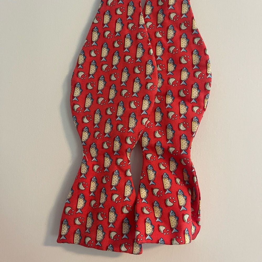 Vineyard Vines Bow Tie
